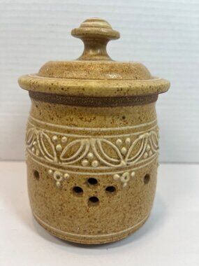 Handcrafted Ceramic Garlic Keeper With Lid - Beige Glaze & Embossed Design - Rus